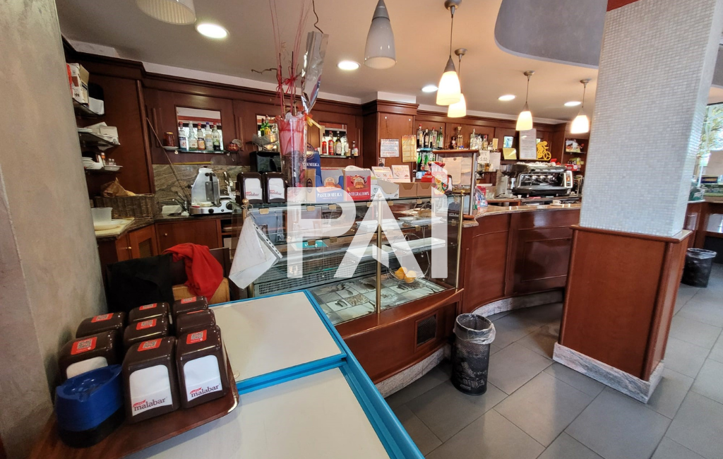 Vendesi Attività di Bar in Corso Unione Sovietica